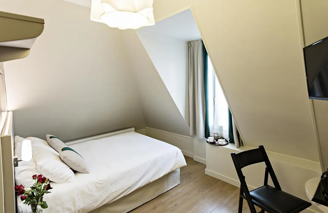 Modern Hotel-1